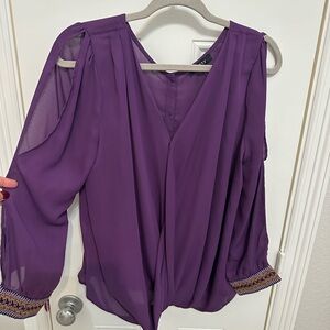 Verty Purple Blouse with V-neck and Asymmetrical Sleeves